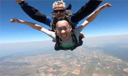 Jackson Wong Accountant skydiving